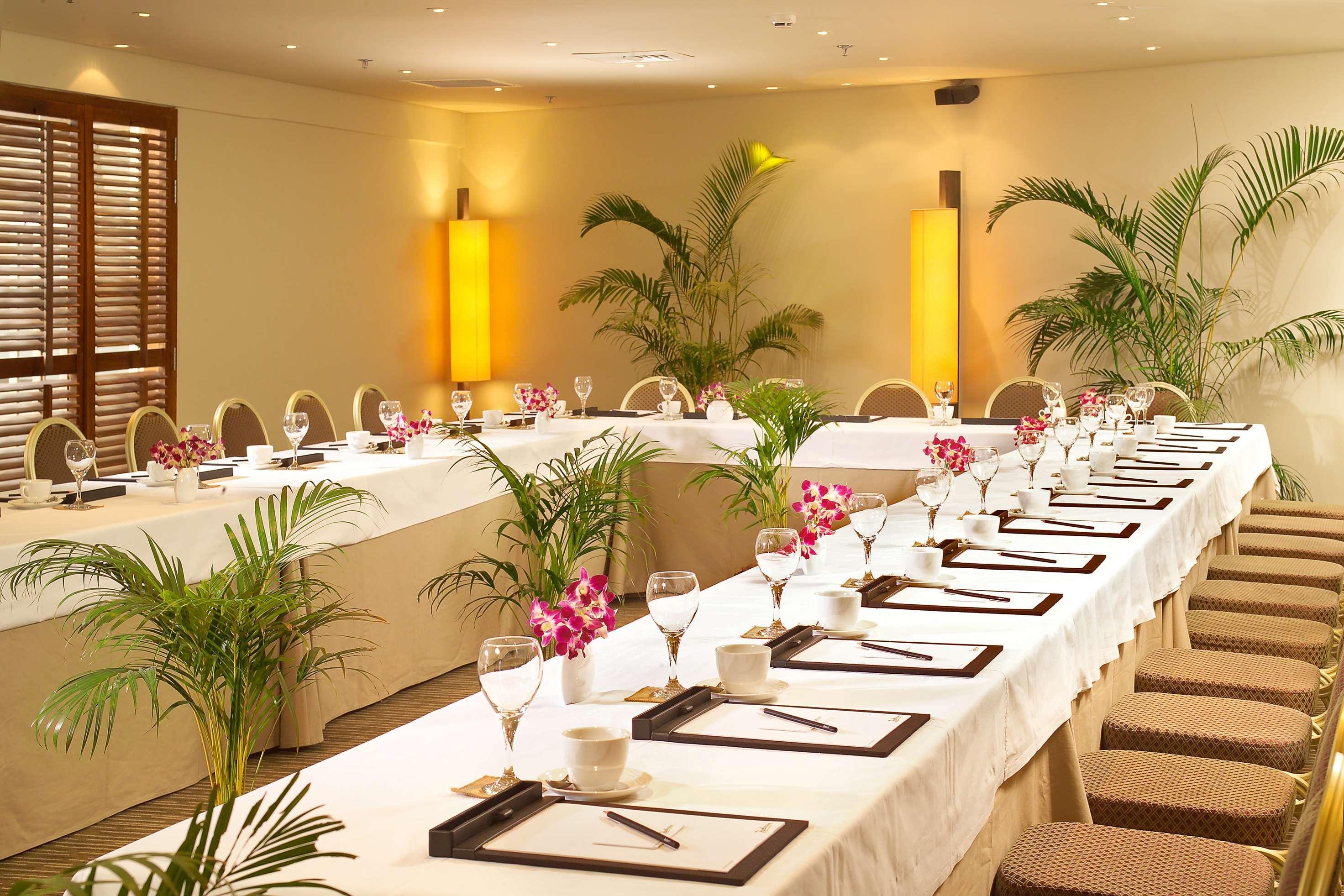 Отель Radisson Blu Dhaka Water Garden Удобства фото